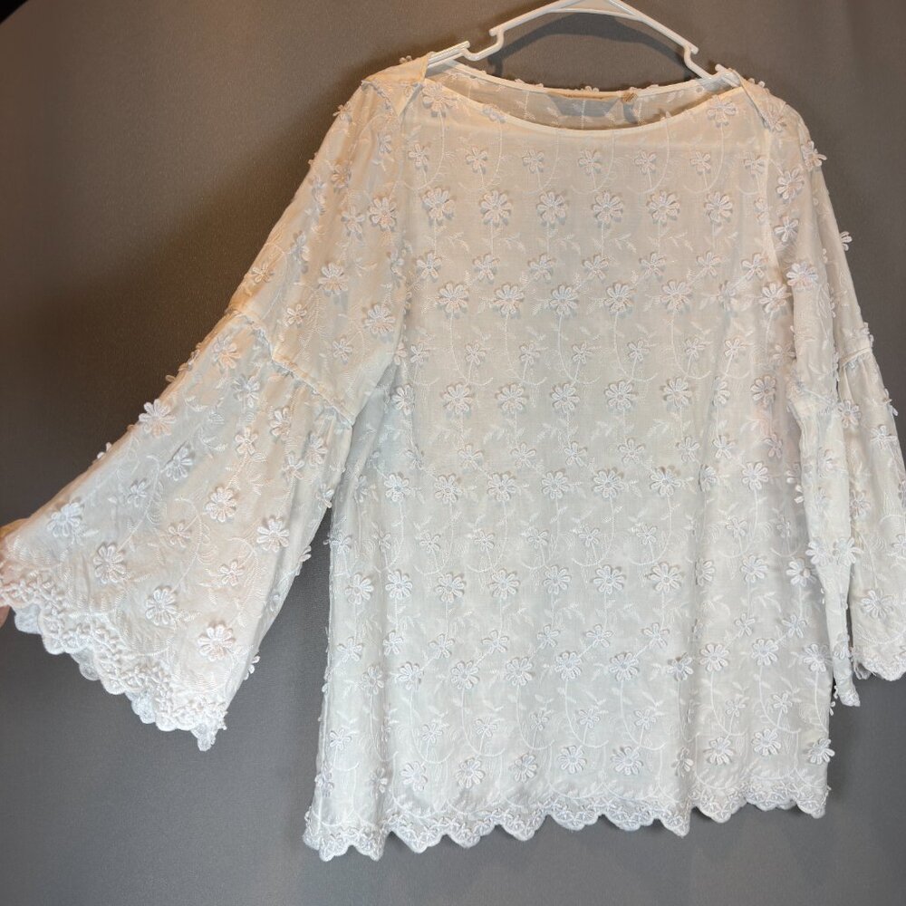 Soft Surroundings White Embroidered Scalloped Edge Bell Sleeve Blouse M Angelic